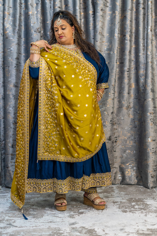 Navy Blue Punjabi Set with Contrast Green Dupatta