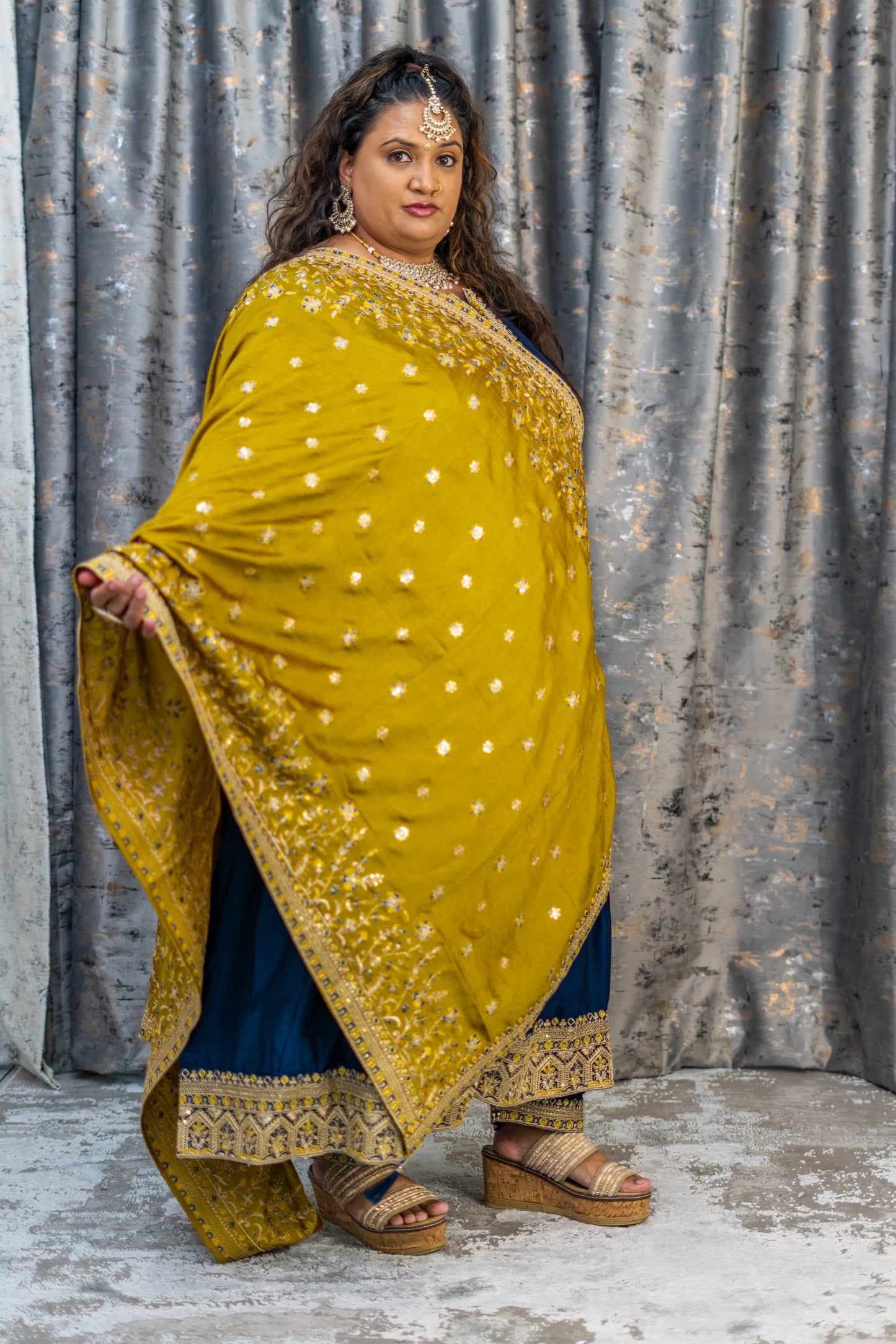 Navy Blue Punjabi Set with Contrast Green Dupatta